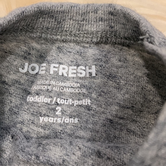 Carter’s and Joe Fresh Long-Sleeve Shirts in Stripes and Gray Halloween Size 2T - Picture 4 of 8